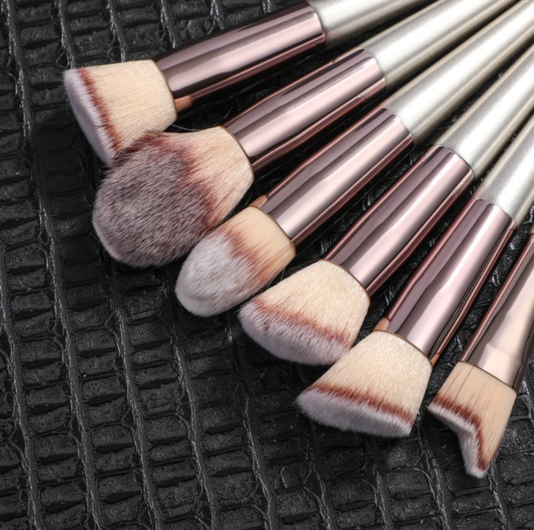 Qinghuai 18 Pcs Professional Makeup Brushes Set for Eye and Face, Premium Eye Makeup Brushes Soft Makeup Brushes